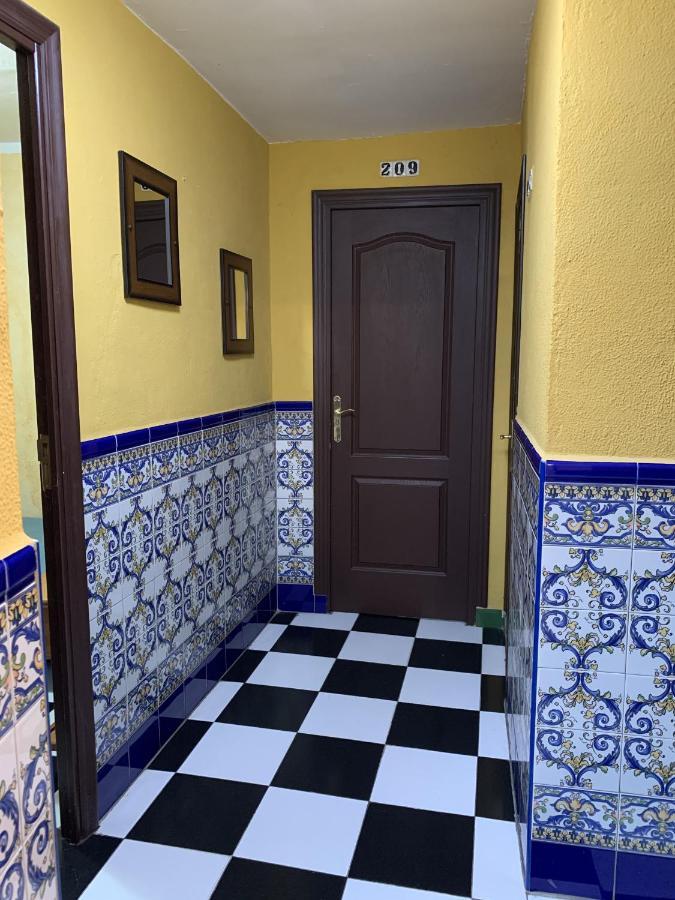 Pension Lisdos Seville Ngoại thất bức ảnh